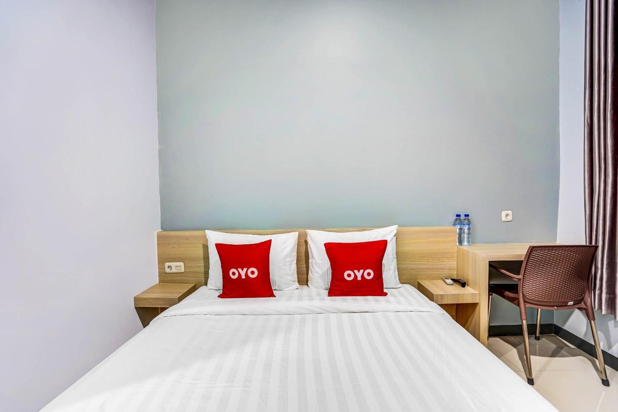 Oyo 90891 Parang Kusumo Residence Krembangan 외부 사진