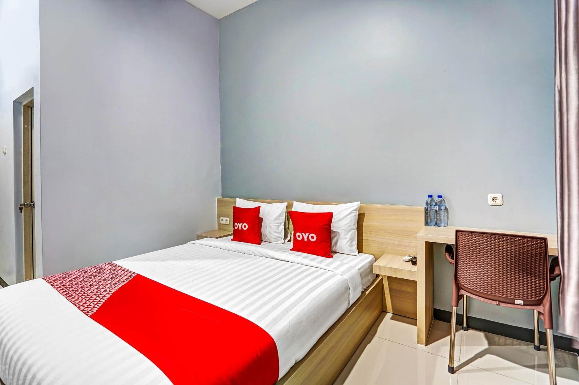 Oyo 90891 Parang Kusumo Residence Krembangan 외부 사진