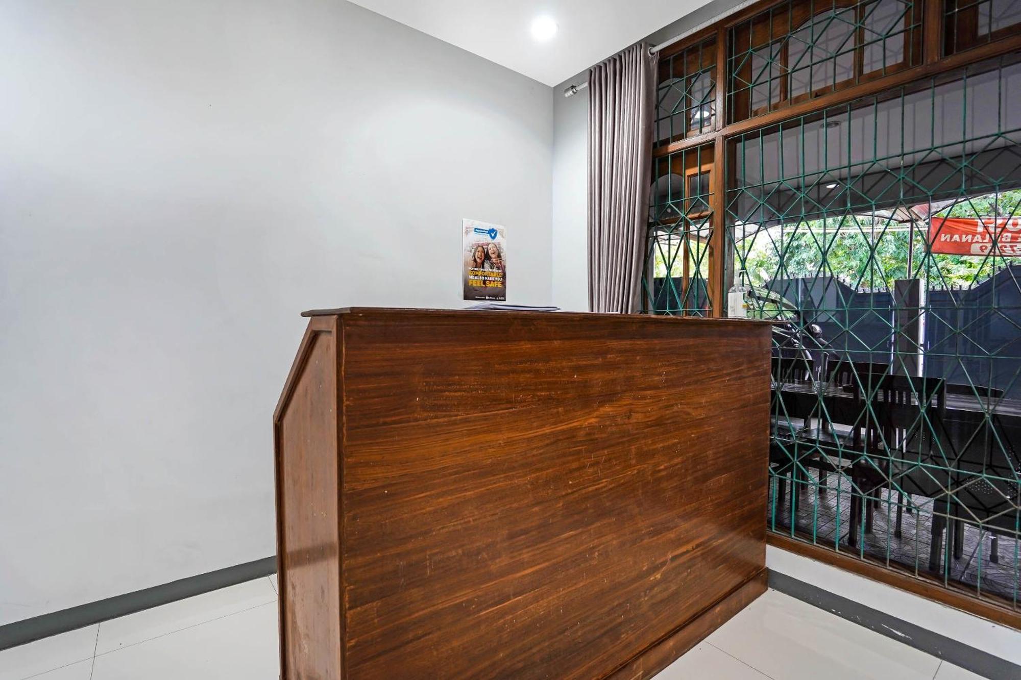 Oyo 90891 Parang Kusumo Residence Krembangan 외부 사진