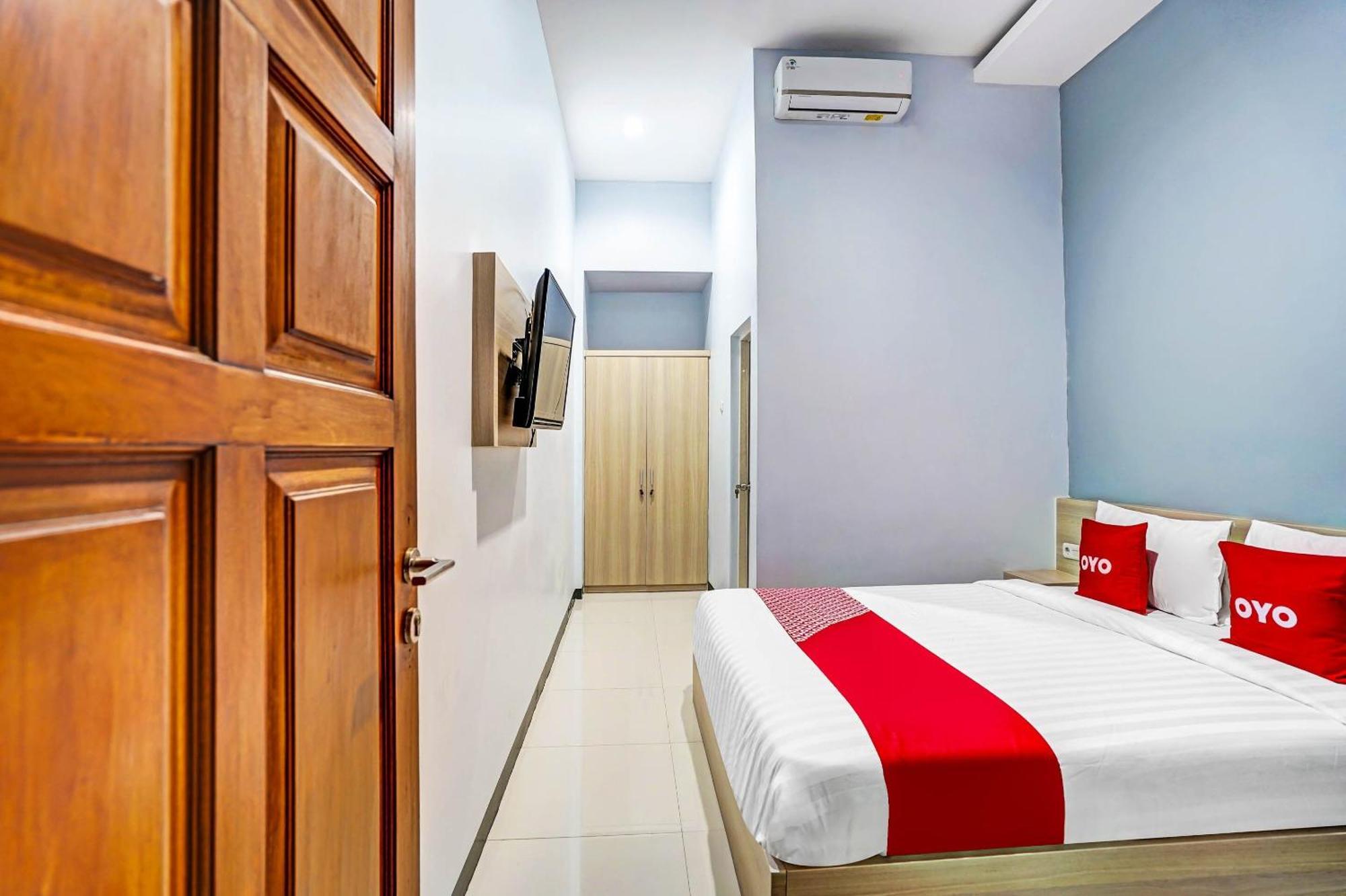 Oyo 90891 Parang Kusumo Residence Krembangan 외부 사진